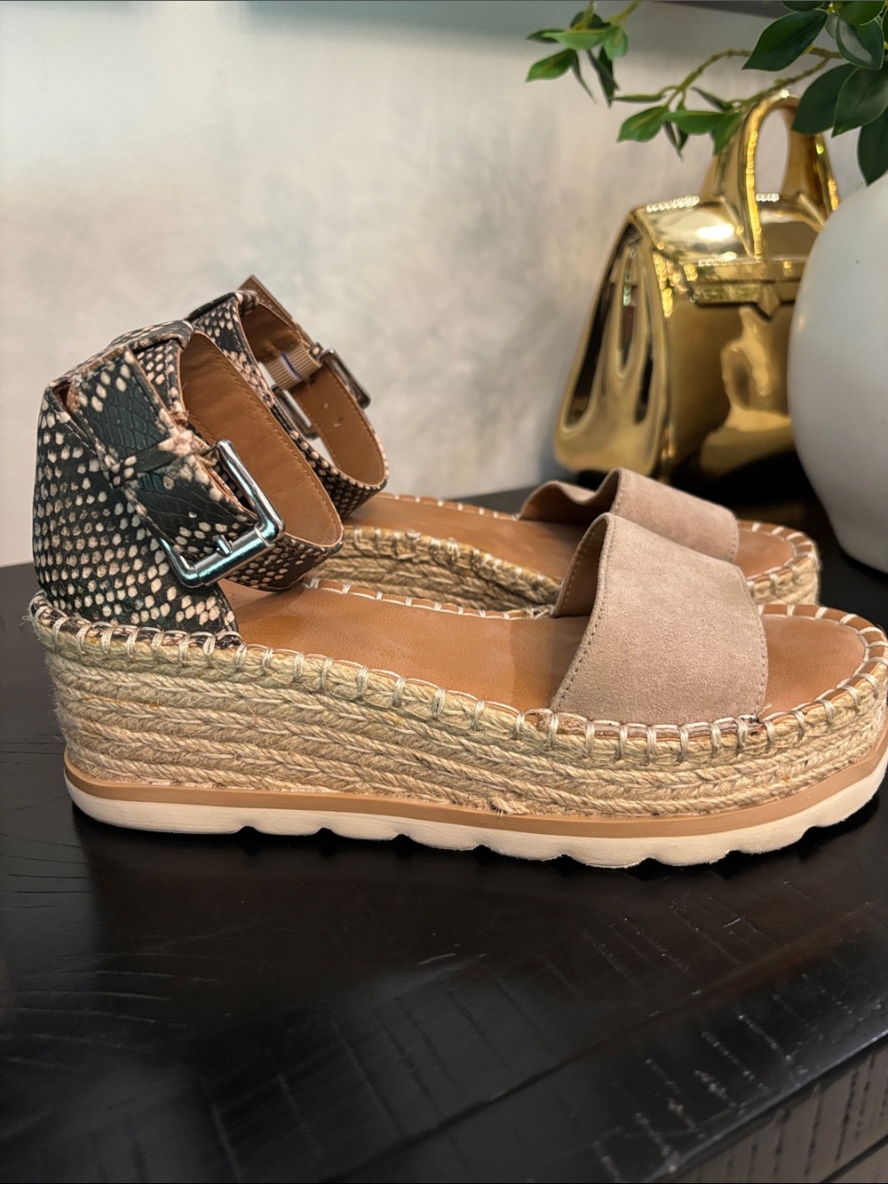 Universal Thread shoes - Picture 4 of 5
